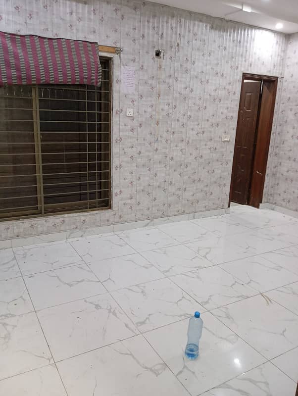 6marla Lower Portion For Rent 2bad Attach Bathroom Tiles Flooring Woodwork Swparate Gate Separate electricity meter water Tank 13