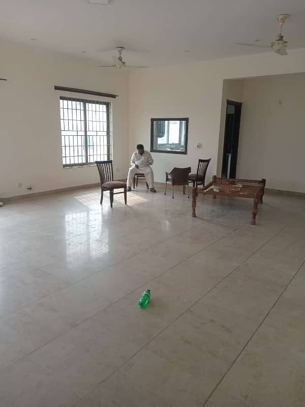 3 bedroom 1 Canal upper portion for rent demand 150000 4