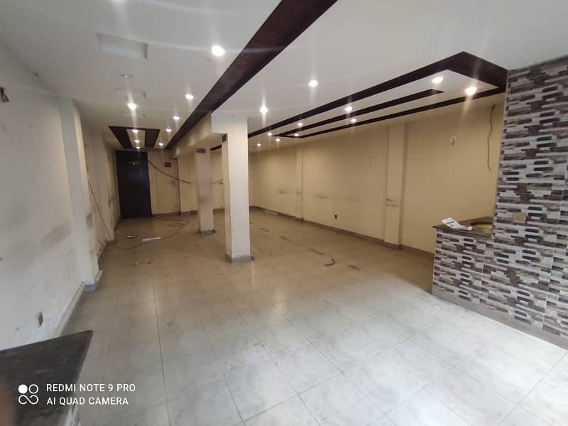 6000 Sq. Ft Furnished Office Main Mm Alam Road Gulberg Huge Parking 4