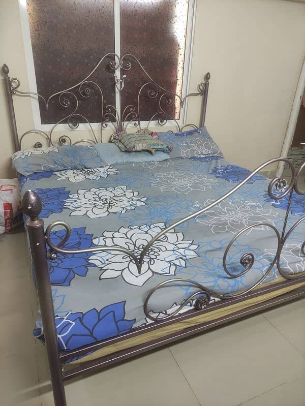 Solid iron bedset 0