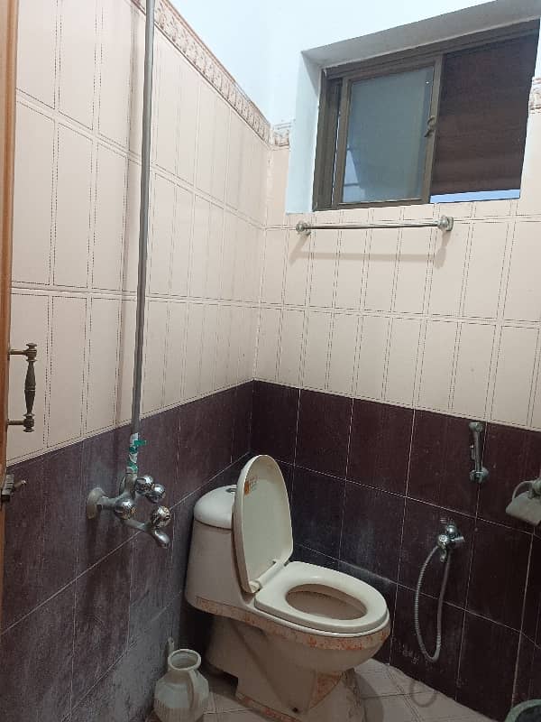 three bedroom upper portion need and clean for rent demand 85000 15