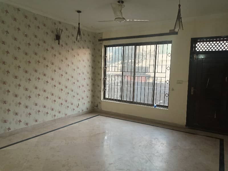 photo bedroom ground portion for rent demand 85000 Prime location 3