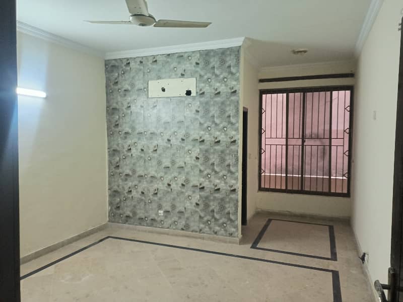 photo bedroom ground portion for rent demand 85000 Prime location 12