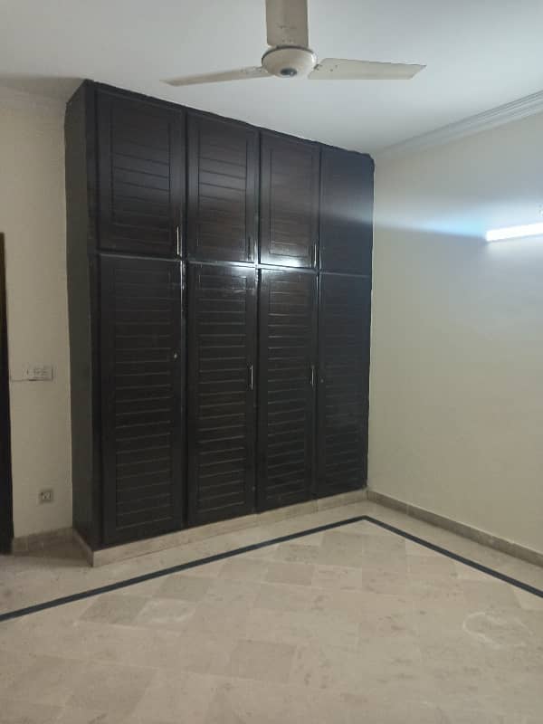 photo bedroom ground portion for rent demand 85000 Prime location 15