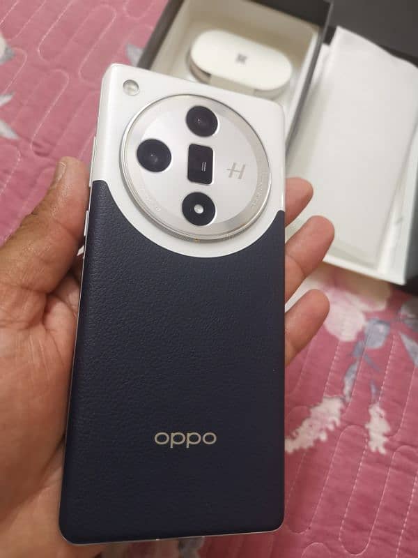 oppo find x7 in new condition 3