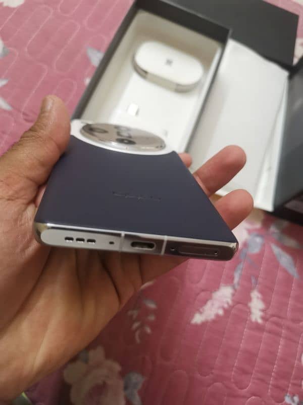 oppo find x7 in new condition 4