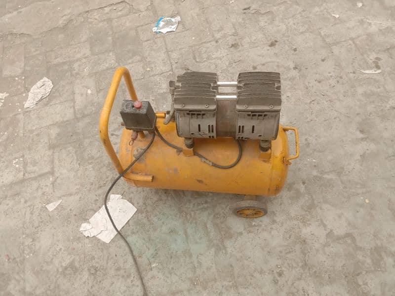 oil free air compressor urgent sale 1