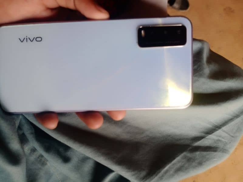 Vivo y20 1