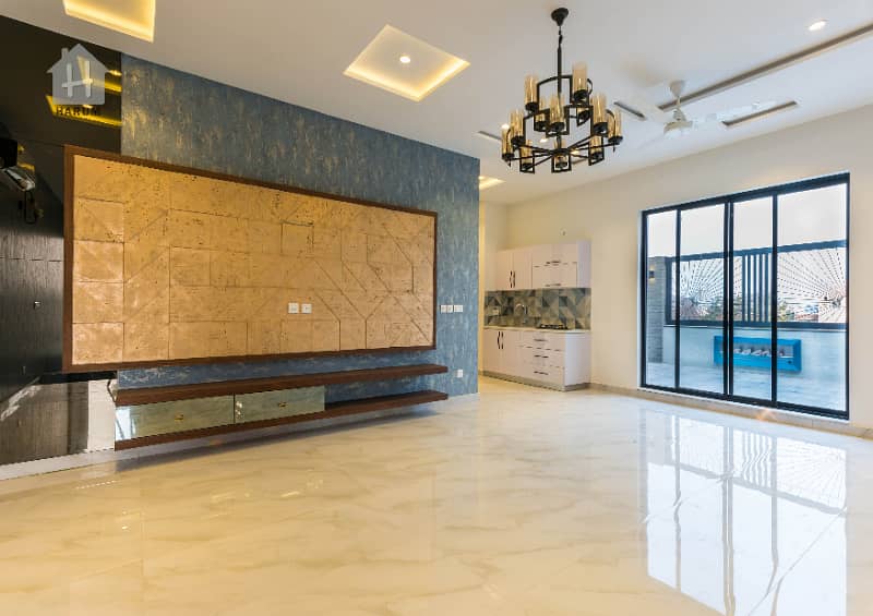 1 Kanal Beautiful Design House Near To Park For Sale 0