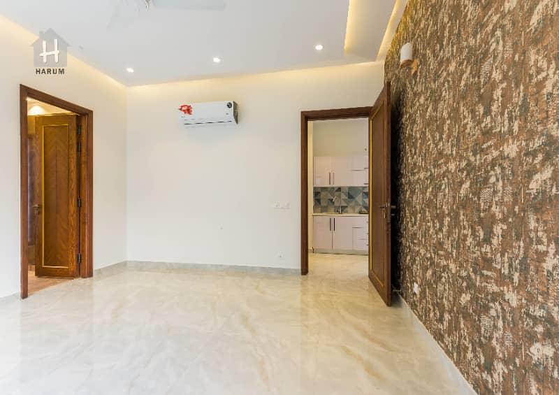 1 Kanal Beautiful Design House Near To Park For Sale 49