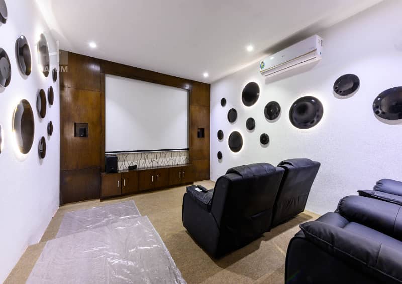 1 Kanal Beautiful Design House Near To Park For Sale 34