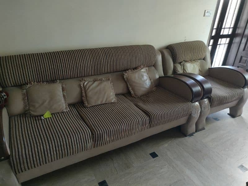 sofa set 6 seaters used 0