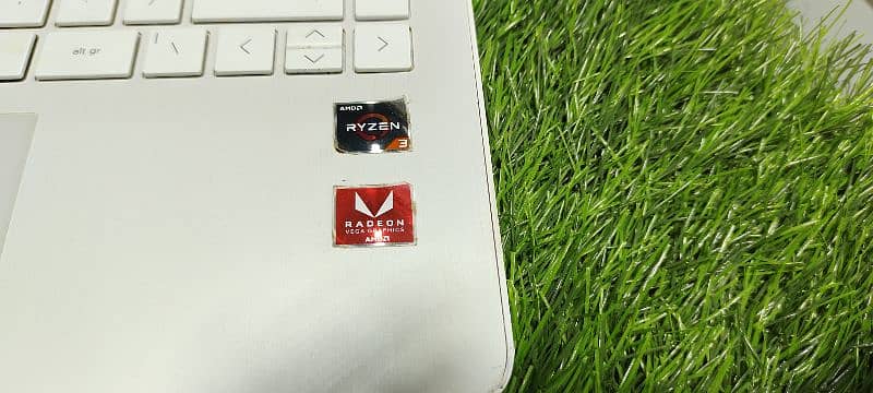 HP Ryzen 3 pro 9