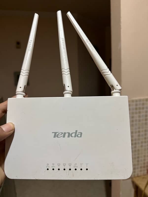 WiFi Routers Tenda F3 available 0