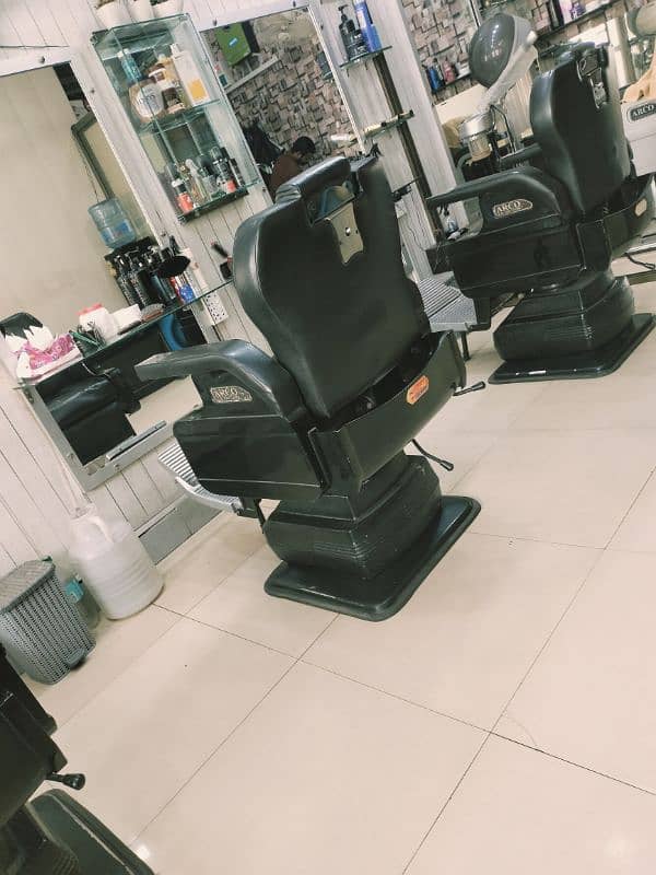 03346030517 ,,,2 salon chair for sell + 3d sain bord for sell 1