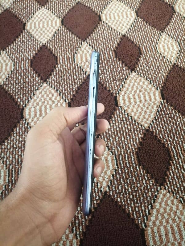 Infinix Hot 10 play box nahi he charger cable he 3