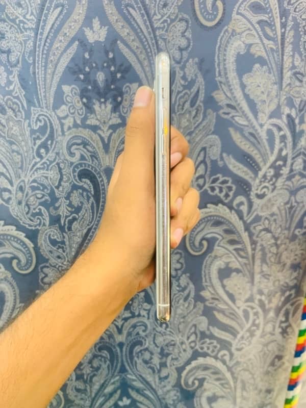 Iphone 11 pro max 256gb non pta factory unlocked 3