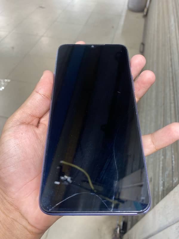 Infinix Smart 8 / 2,32GB 4