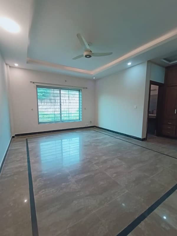 Kanal Upper Portion With Gass Available For Rent In Bahria Enclave Islamabad 3