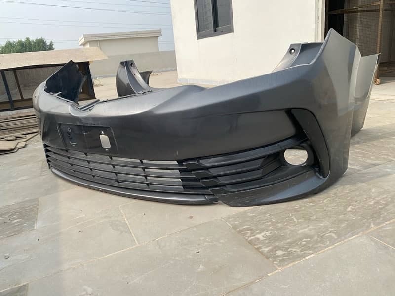 Toyota Corolla Front Bumper Back Bumper 2019 genuin 0