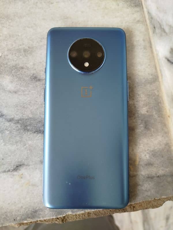 "OnePlus 7T - 10/10 Condition, Like New" 2