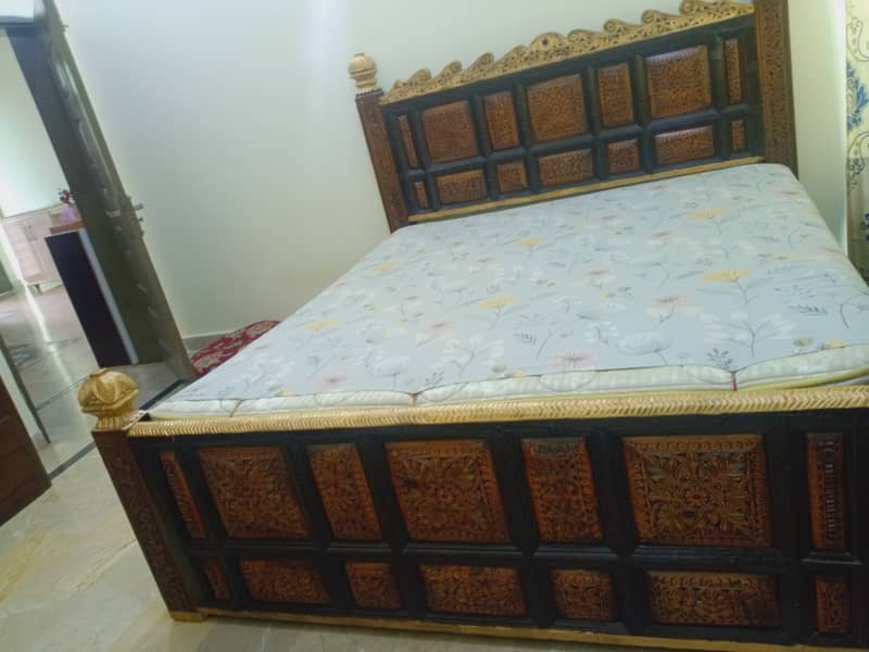 Pure wood bed set with new matress 0