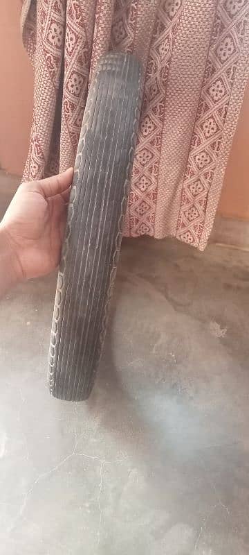 tyre available hai 1