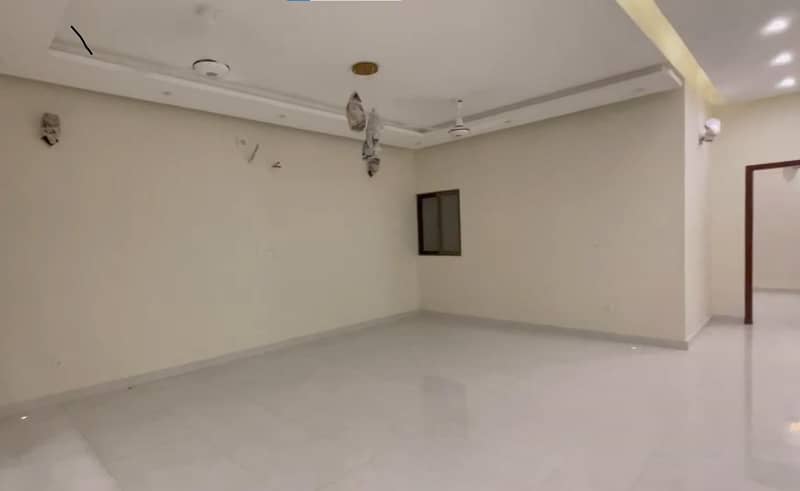 Ready to move 272sq yd 4 & 5 Bedroom DDL Luxury Villa FOR SALE. Only 4km from Main Entrance of BTK. Near GRAND MOSQUE, A-Plus Quality Construction. 1