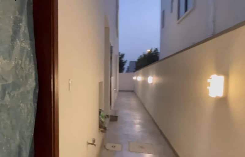 Ready to move 272sq yd 4 & 5 Bedroom DDL Luxury Villa FOR SALE. Only 4km from Main Entrance of BTK. Near GRAND MOSQUE, A-Plus Quality Construction. 7