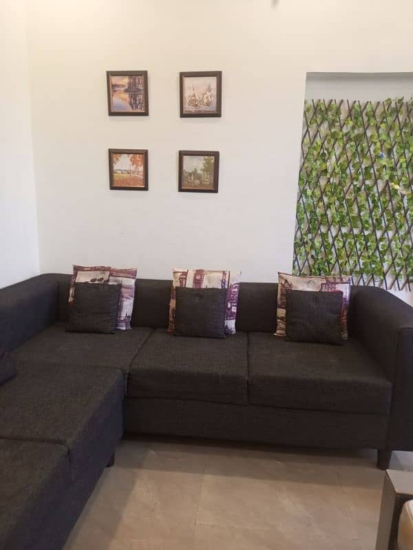 sofa in very good condition 2