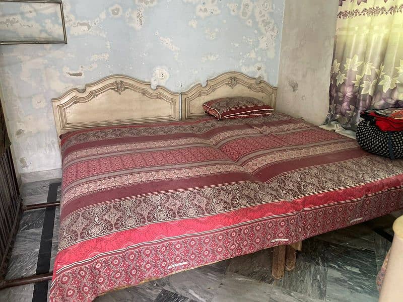 Bed king size 3