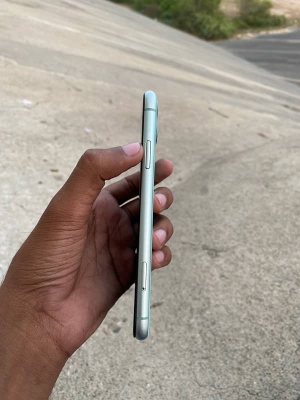 iphone 11 64GB Jv water shade in panel 0