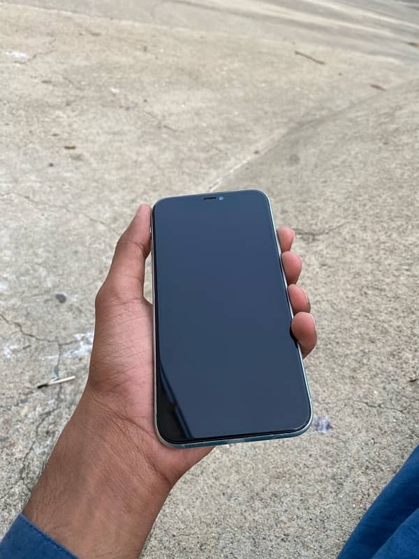 iphone 11 64GB Jv water shade in panel 3