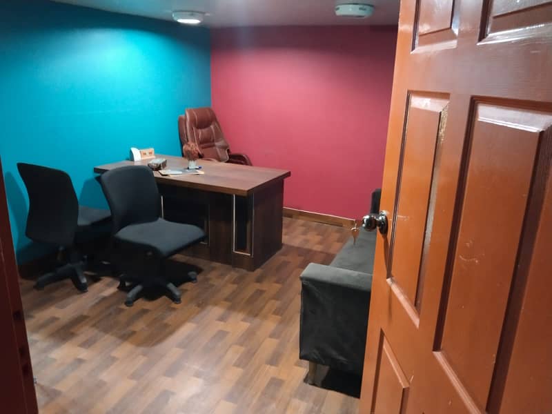 1800 Sq Feet Office Semi Furniture Office Mezzanine Front Entrance For Rent 9