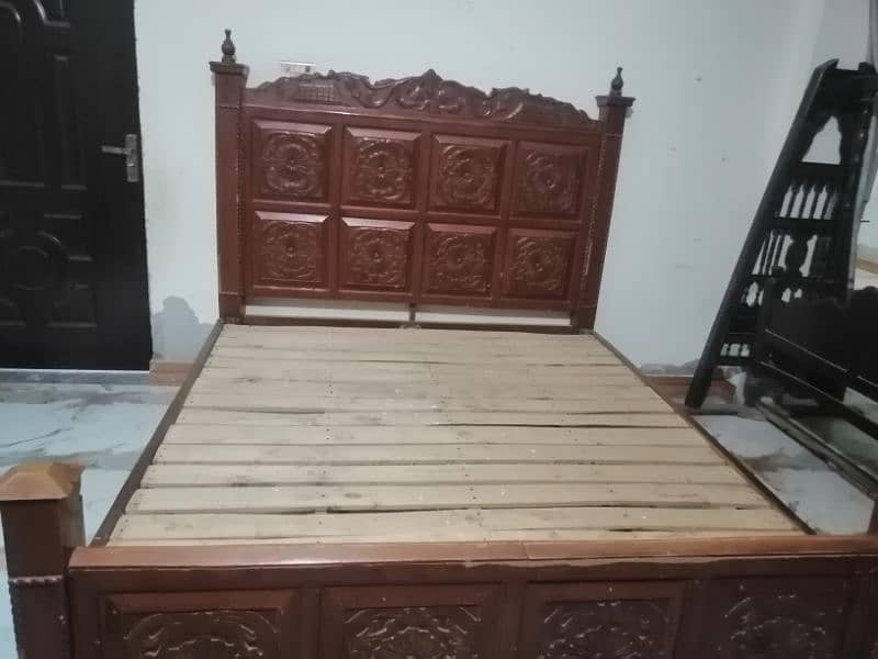 chanioti style king bed of wood neat and clean condition 1