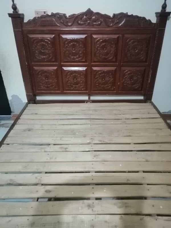 chanioti style king bed of wood neat and clean condition 3