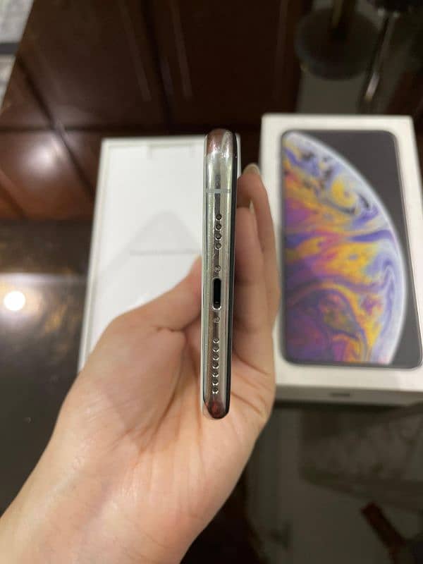 iPhone XS Max 64GB PTA Approved 4