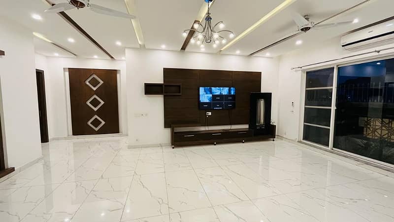 KANAL BUNGALOW AVAILABLE FOR RENT IN PHASE 6 DEFENCE 7