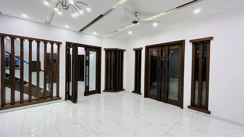 KANAL BUNGALOW AVAILABLE FOR RENT IN PHASE 6 DEFENCE 14