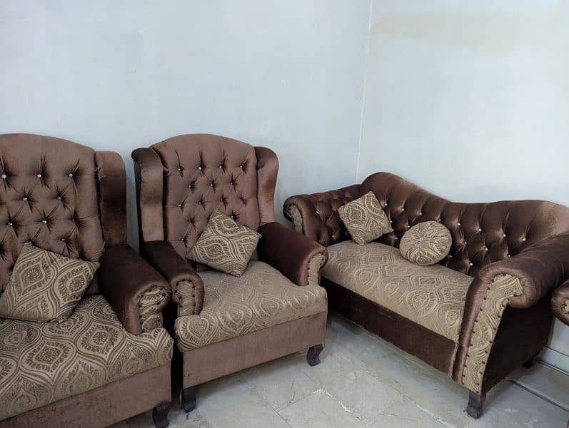 sofa set 7 seater . 10/10 0