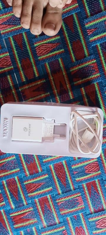 maxon charger available 1