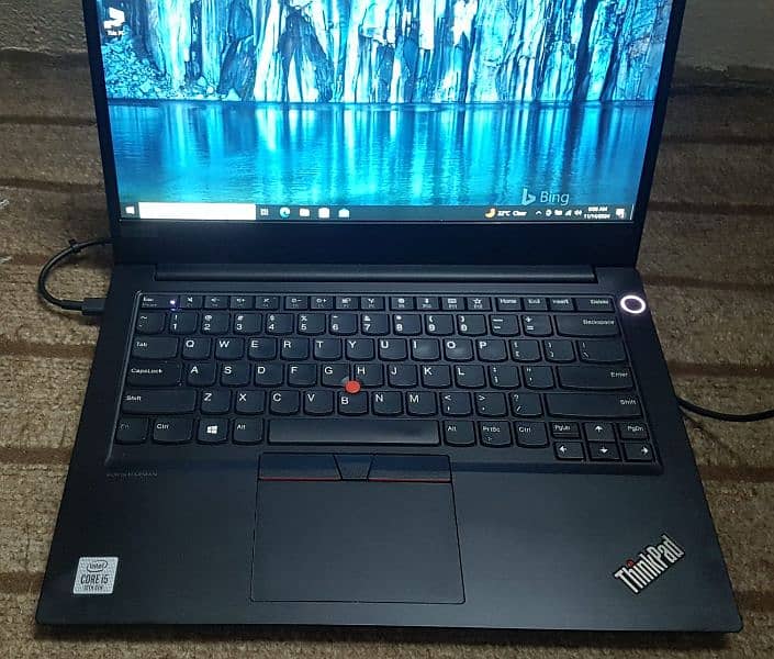 Lenovo thinkpad cor i5 10th gen yoga/thinkbook 0