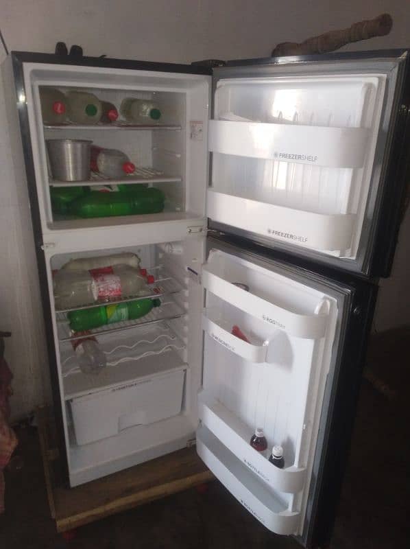 4 month use orient refrigerator urgent sale 0