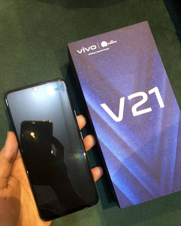 Vivo V21, Original Charger, Excellent Condition 1