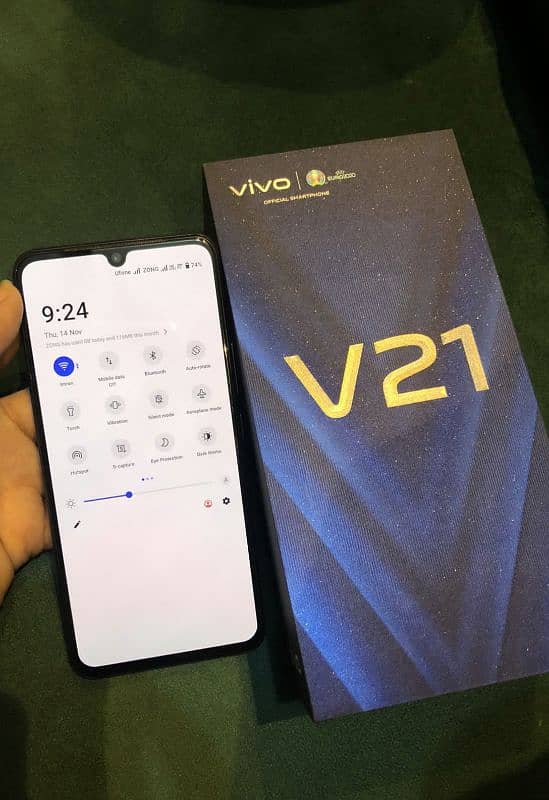 Vivo V21, Original Charger, Excellent Condition 2