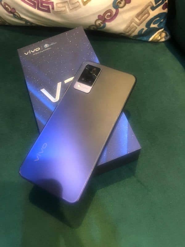 Vivo V21, Original Charger, Excellent Condition 4