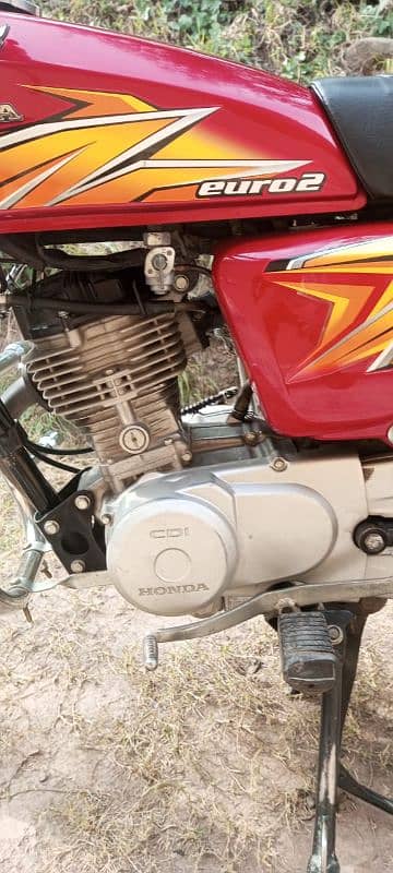 honda 125 in excellent condition 5