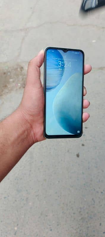 vivo y18 full box 8 months warranty 8