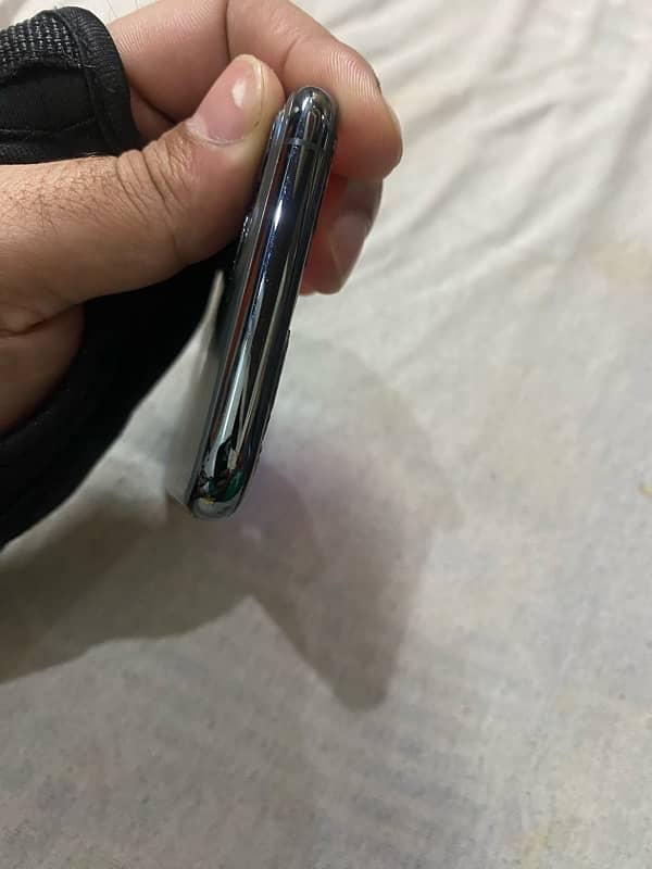 iPhone 11 pro 64 GB 9