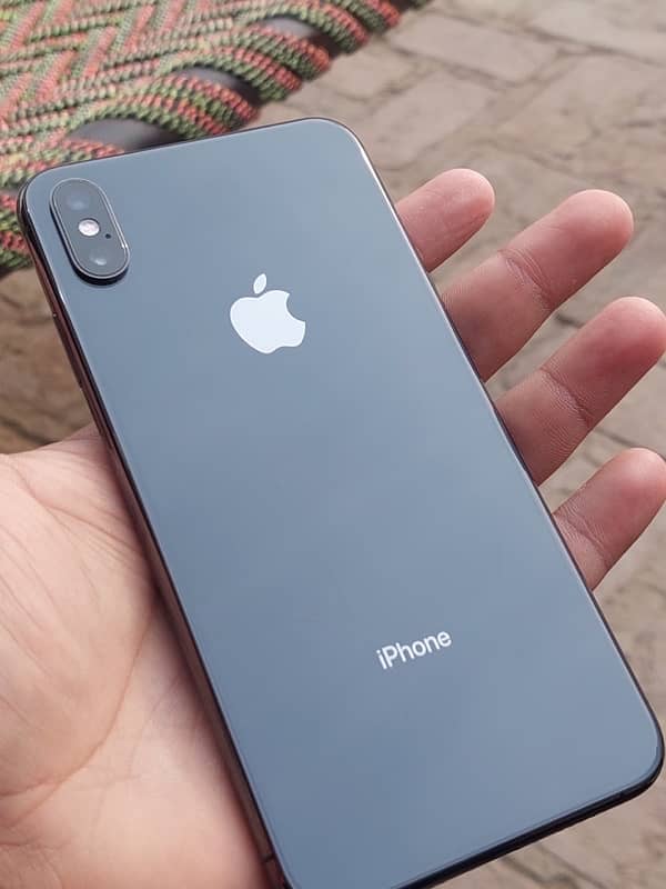 iphone xs max 1